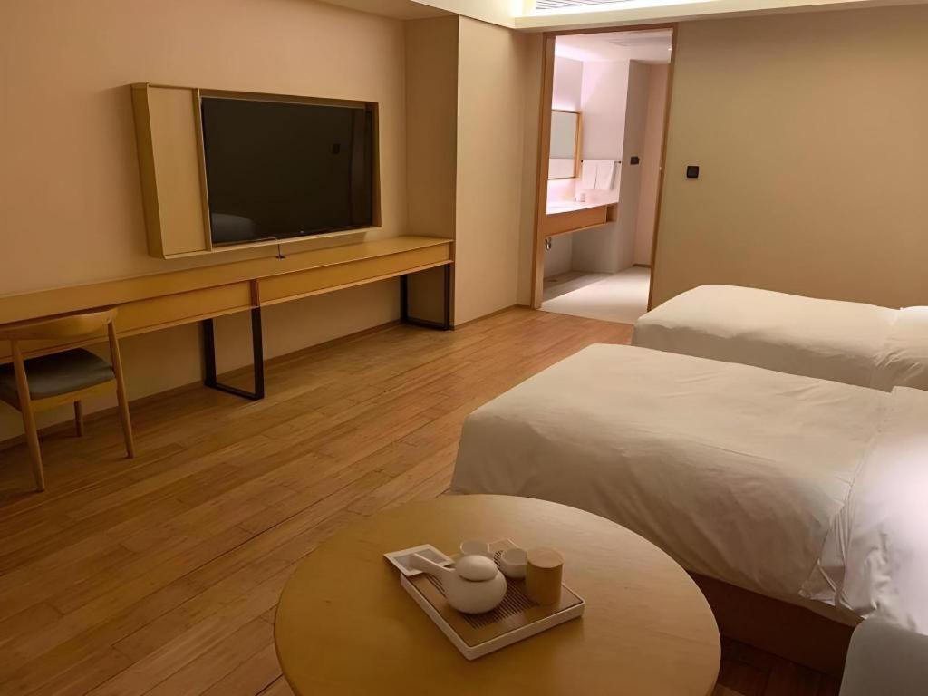 Ji Hotel Shanghai The Bund Tiantong Road Exterior photo